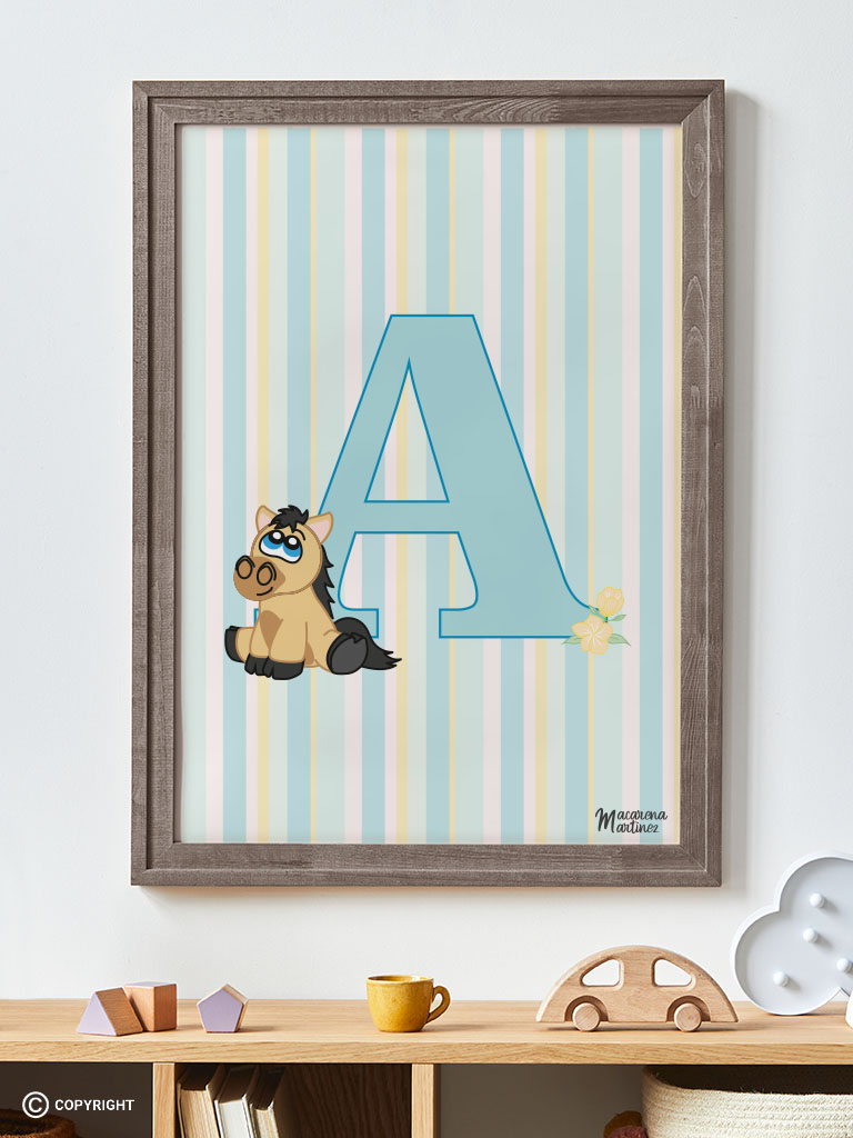 Lamina de color azul con la Letra A y a la izquierda un caballo